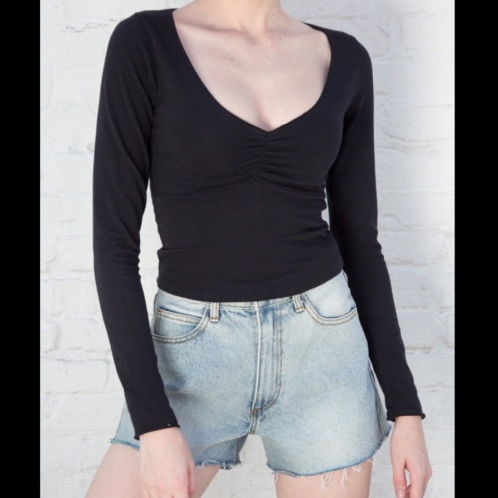 BRANDY MELVILLE BLACK CHARLIZE TOP